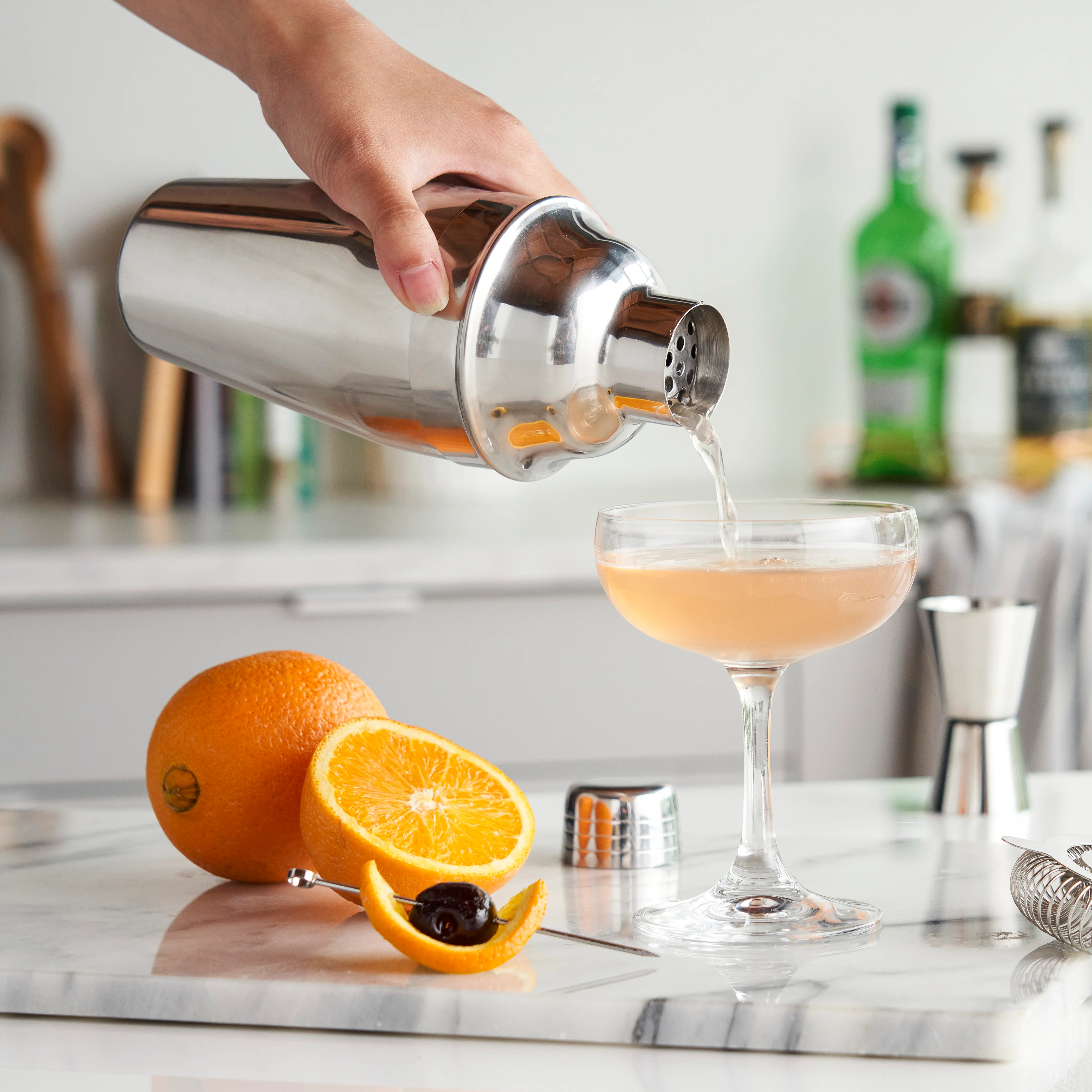 Contour 18 oz Cocktail Shaker in Stainless Steel - Image 5