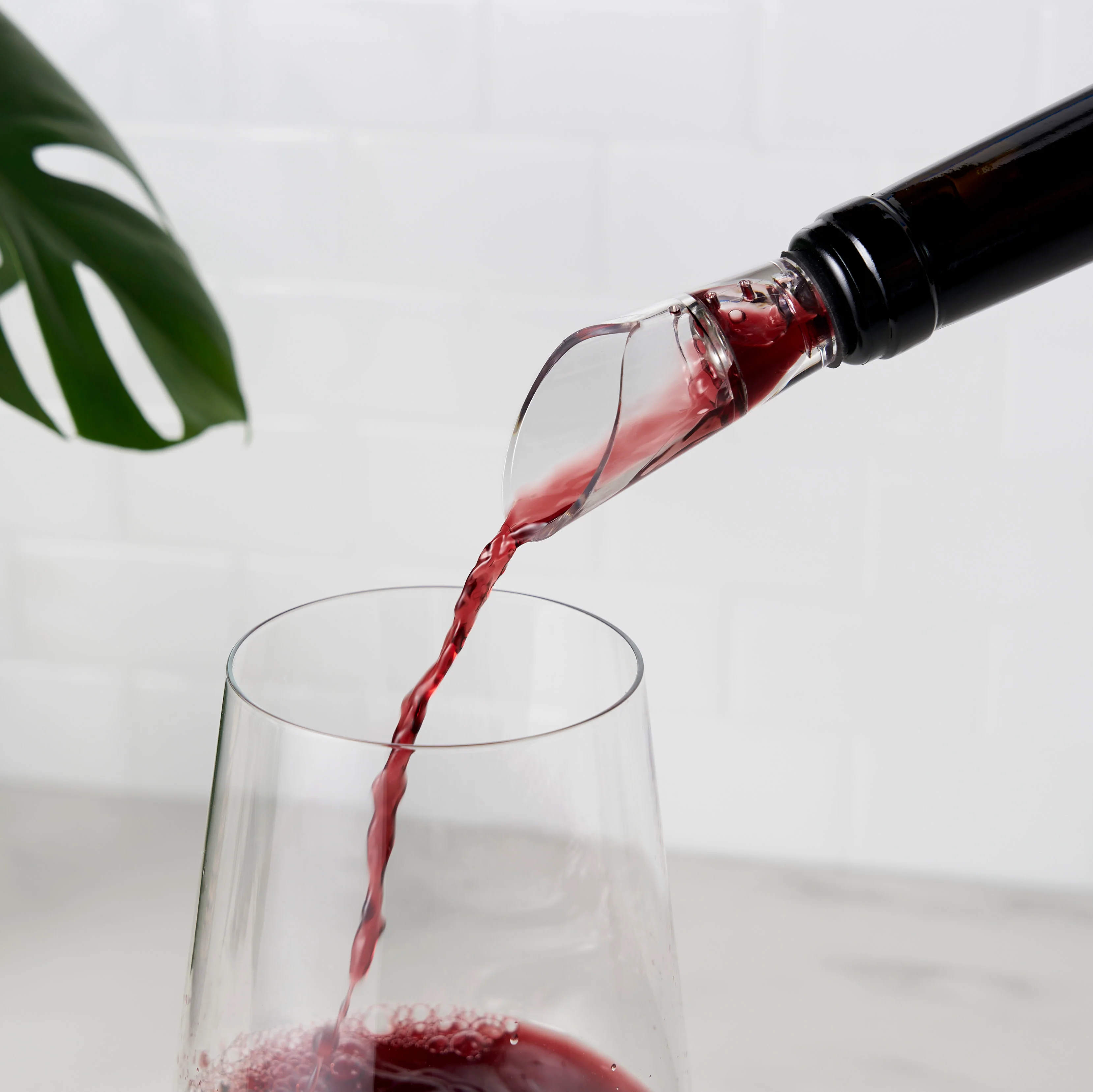Aerial Aerating Wine Pourer - Image 5