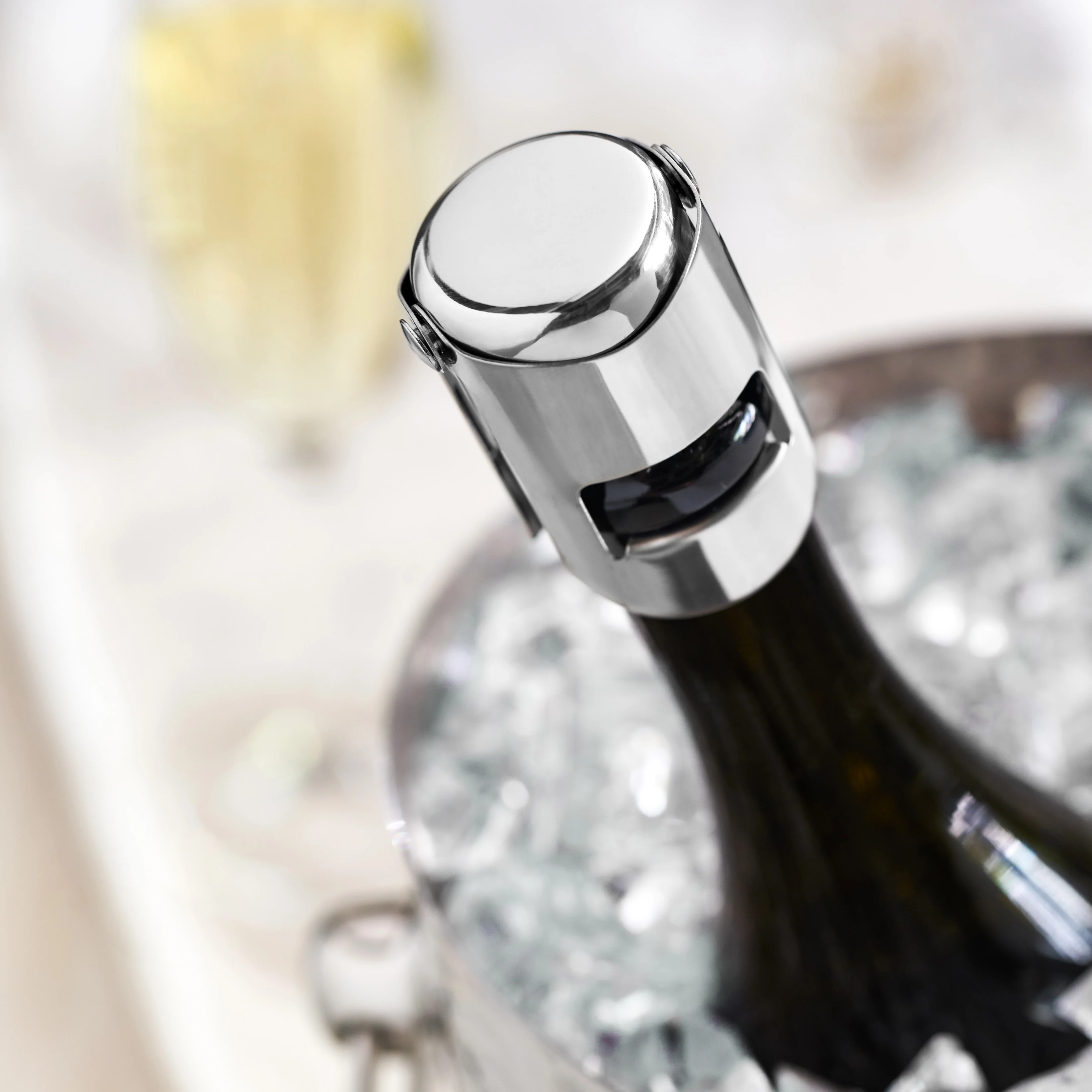 Fizz Champagne Stopper in Chrome - Image 5