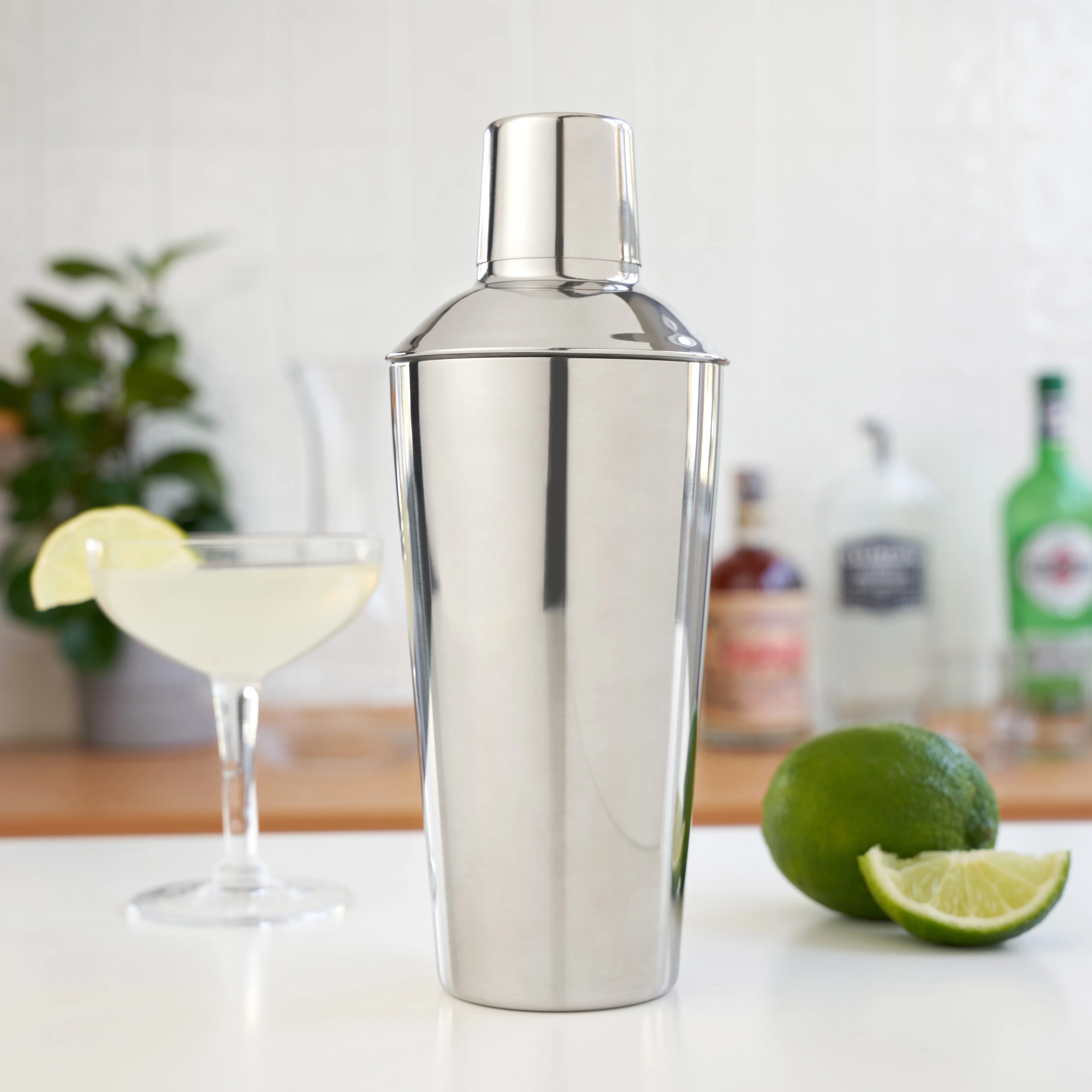 Retro 24 oz Cocktail Shaker in Stainless Steel - Image 5